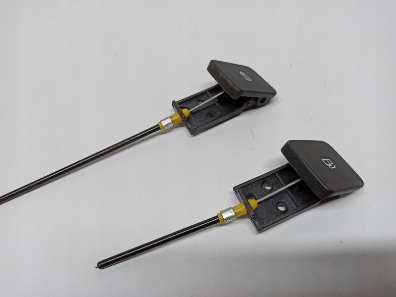 MG ZS DŹWIGNIA OTWIERANIA KLAPKI WLEWU PALIWA MASKI 10389014 10320092