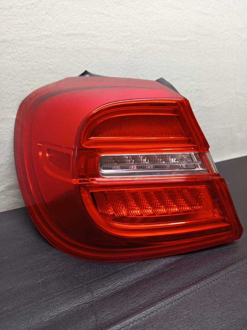 Mercedes GLA W156 lampa tylna lewa lewy tył