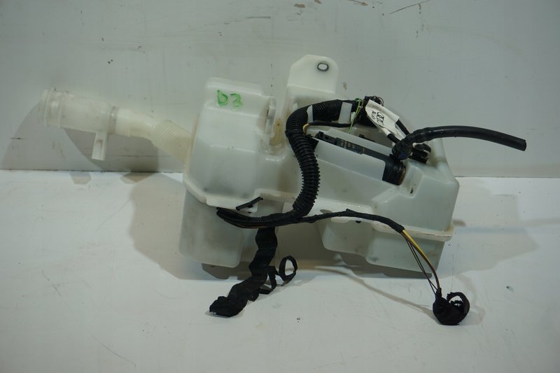 AUDI A3 8U ZBIORNICZEK PŁYNU SPRYSKIWACZY 8U0955451J