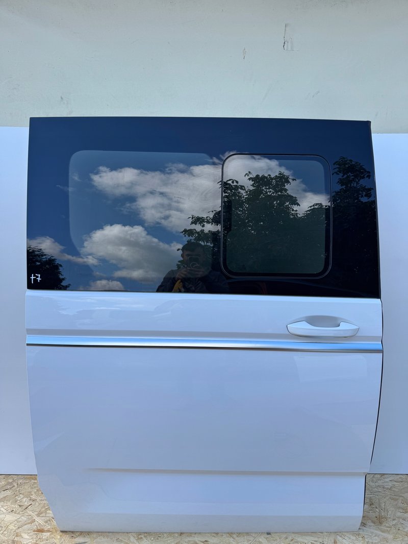 VW MULTIVAN T7 7t0 drzwi tylne przesuwne PRAWE PRAWY tył