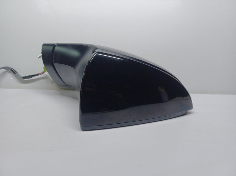 LEXUS LBX LUSTERKO PRAWE 12 PIN