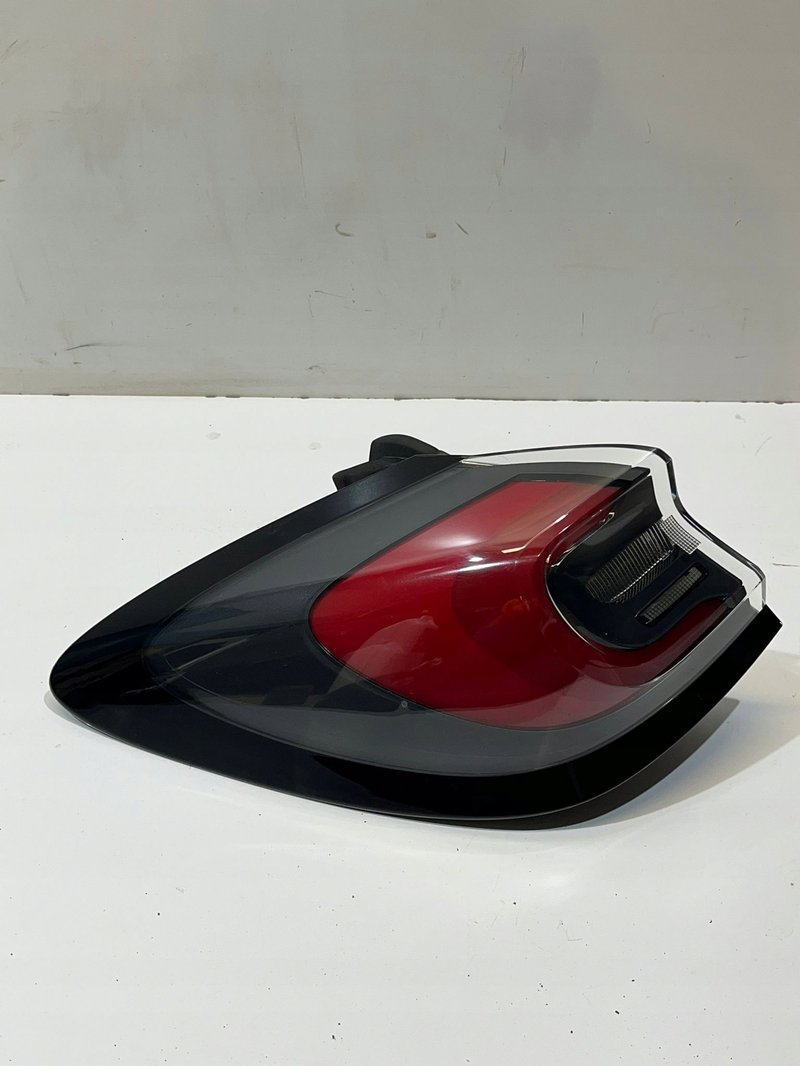 LAMPA TYŁ LEWA FORD PUMA MK2 L1TB-18405-A