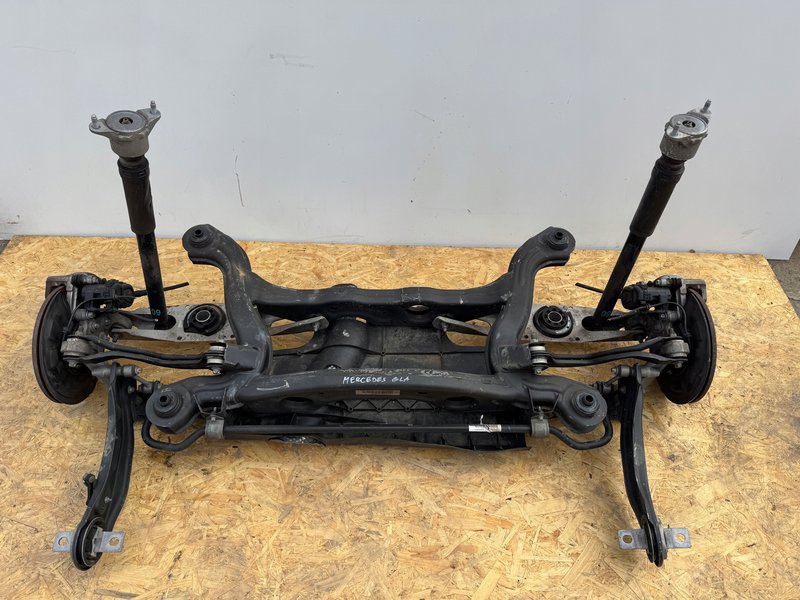 OŚ BELKA ZAWIESZENIA TYŁ TYLNA KOMPLETNA MERCEDES GLA X156