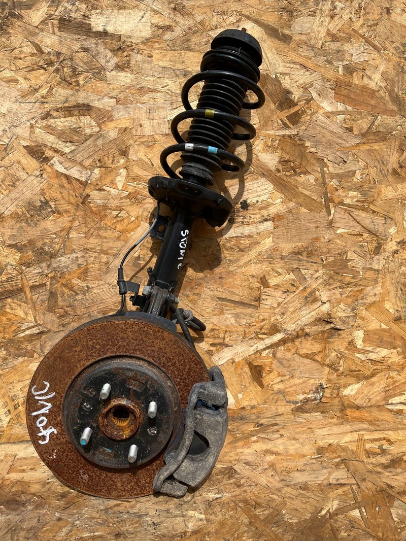 KIA STONIC MCPHERSON ZWROTNICA AMORTYZATOR PRAWY PRZÓD