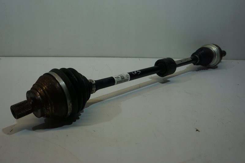 AUDI Q3 PÓŁOŚ PRZEDNIA PRAWA 3Q0407272CA