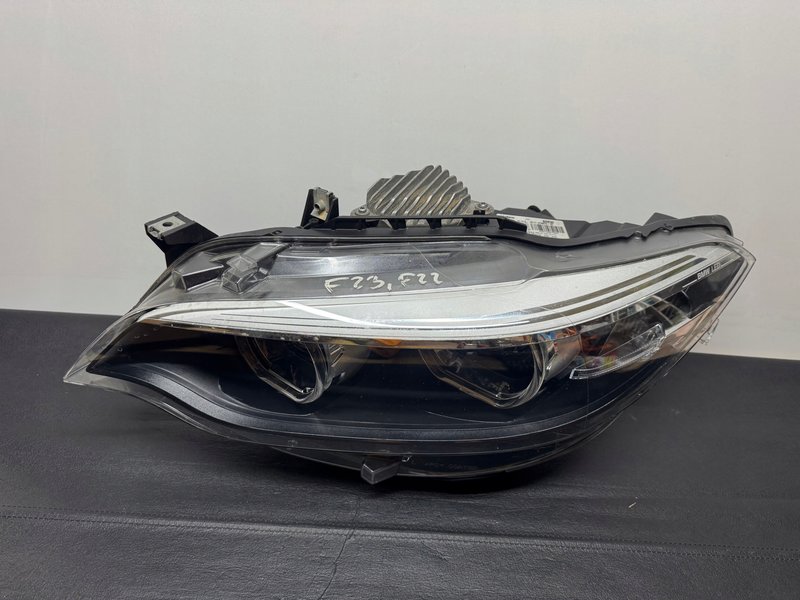 BMW F22 F23 LIFT LCI 8738679 LED LAMPA PRZEDNIA LEWA LEWY PRZÓD
