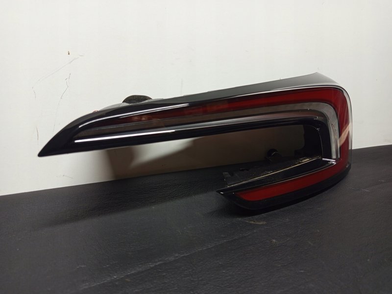 TESLA MODEL 3 LIFT LAMPA TYLNA PRAWA W KLAPĘ CN00000793A, 169150000F