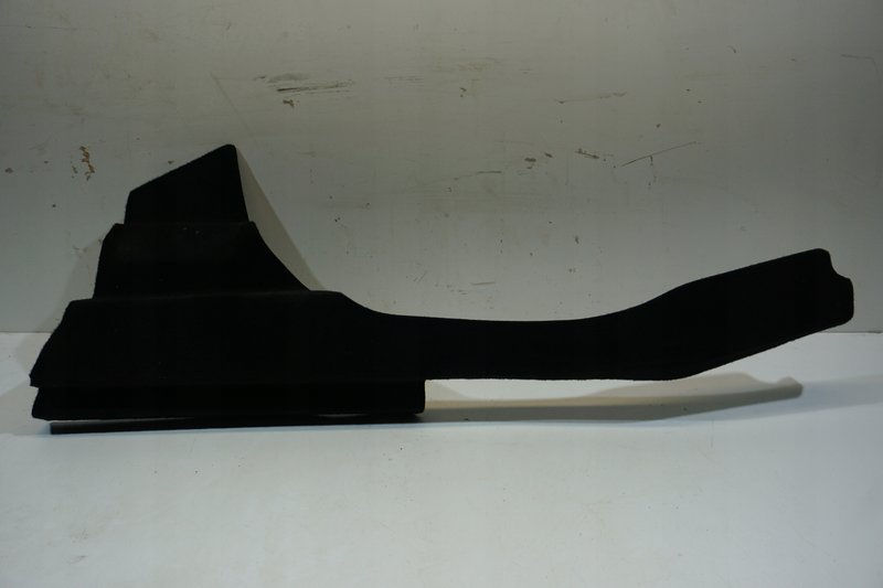 TESLA MODEL 3 LISTWA WYKOŃCZENIOWA