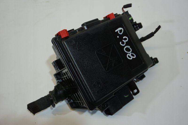 PEUGEOT 308 SKRZYNKA BEZPIECZNIKÓW