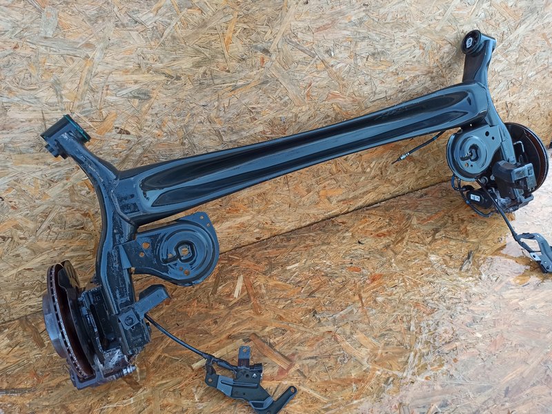 NISSAN QASHQAI III J12 BELKA OŚ TYLNA 555016RN0D