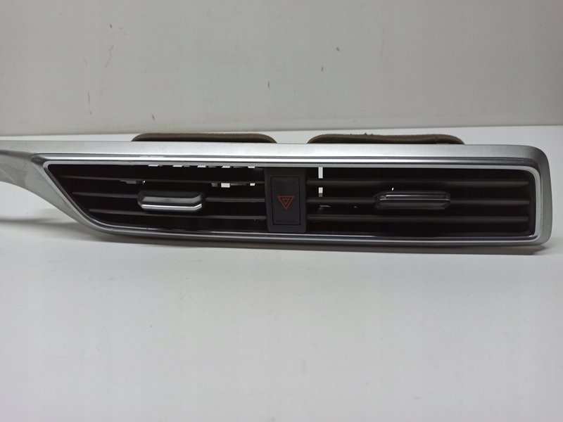 MG ZS DEKOR KRATKI NAWIEWU 10563702