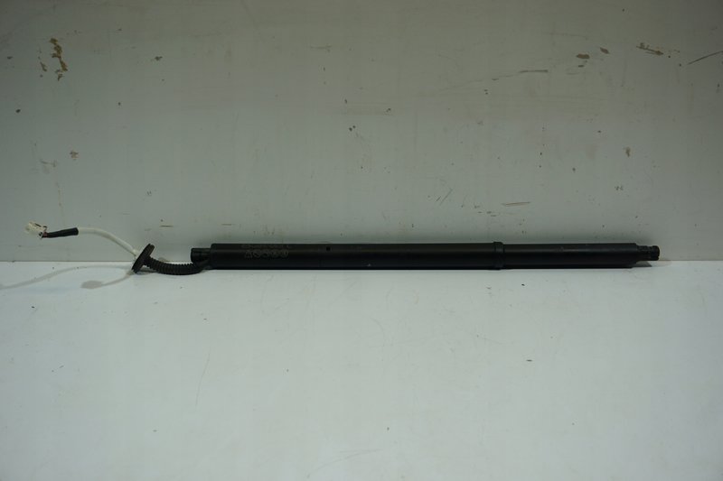 MAZDA CX-30 CX30 SIŁOWNIKI KLAPY BAGAŻNIKA DFR7-626EXE DFR7-636EXE