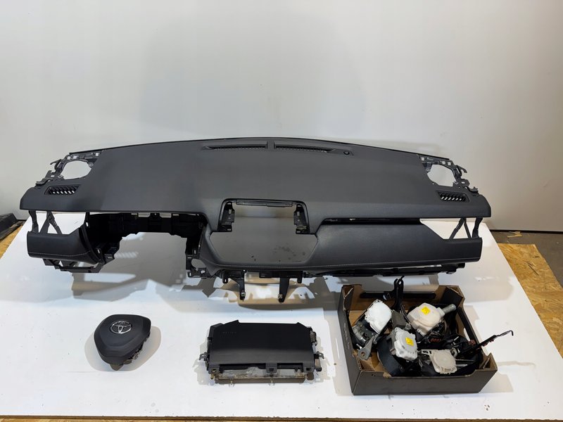 TOYOTA RAV4 V KONSOLA DESKA AIRBAG PASY PODUSZKI