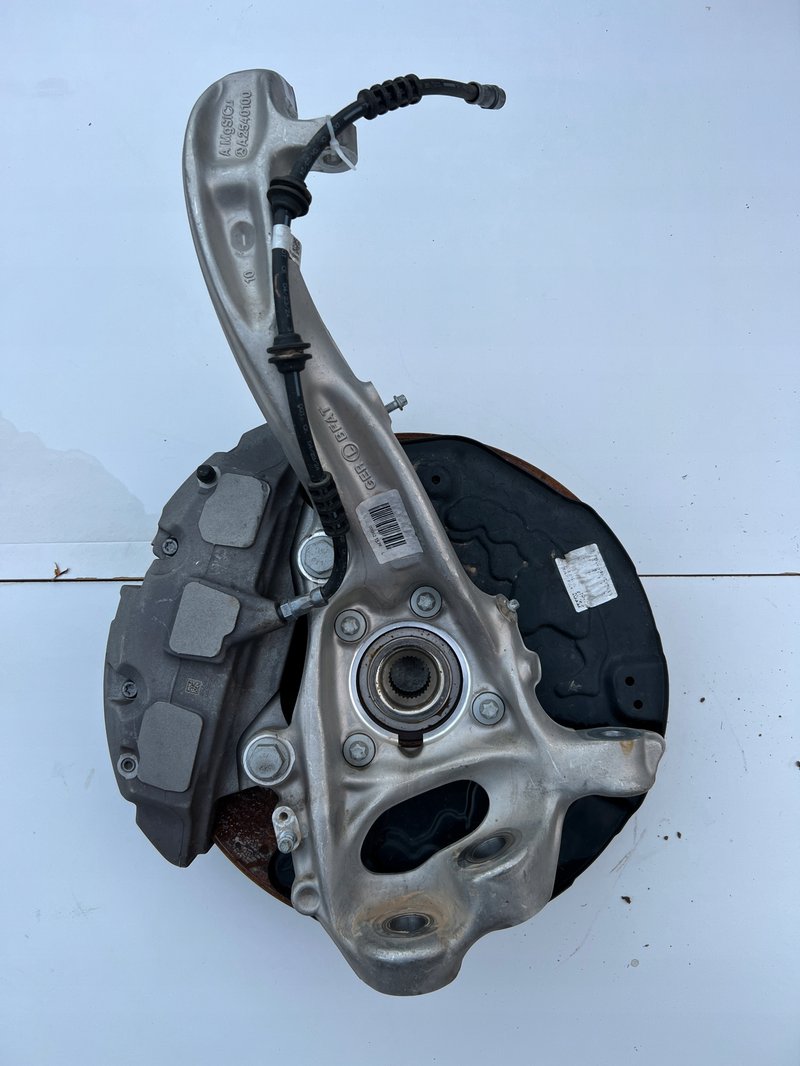 ZWROTNICA TARCZA ZACISK MERCEDES GLC 254 A2540100 LEWA PRZEDNIA