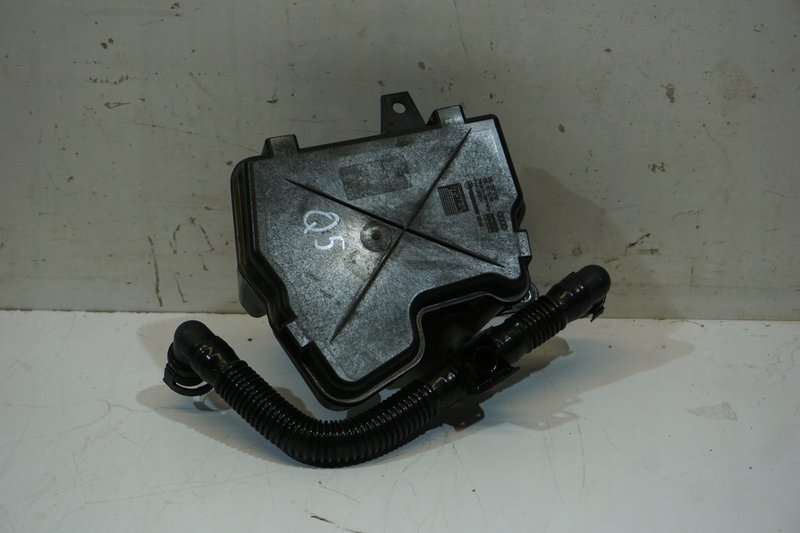 AUDI Q5 KOMORA WTRYSKU POWIETRZA WTÓRNEGO 06L133121B