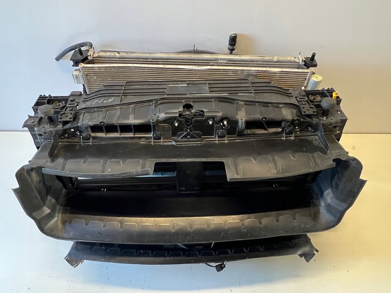 FORD KUGA MK3 III PAS PRZEDNI 2.5 HYBRYDA