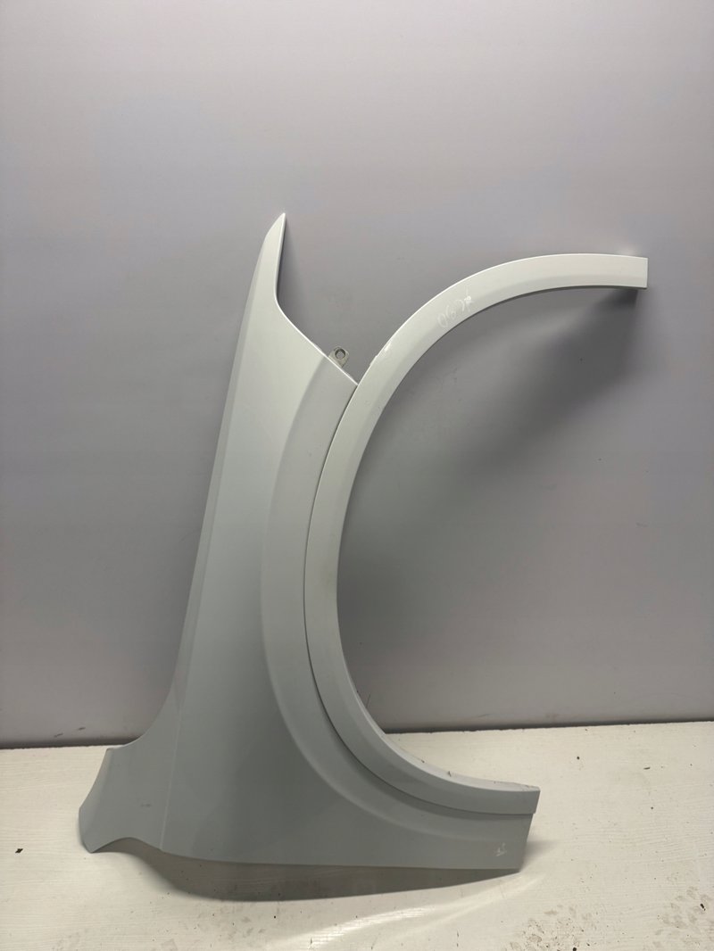 VOLVO XC90 II BŁOTNIK PRZEDNI PRAWY PRZÓD