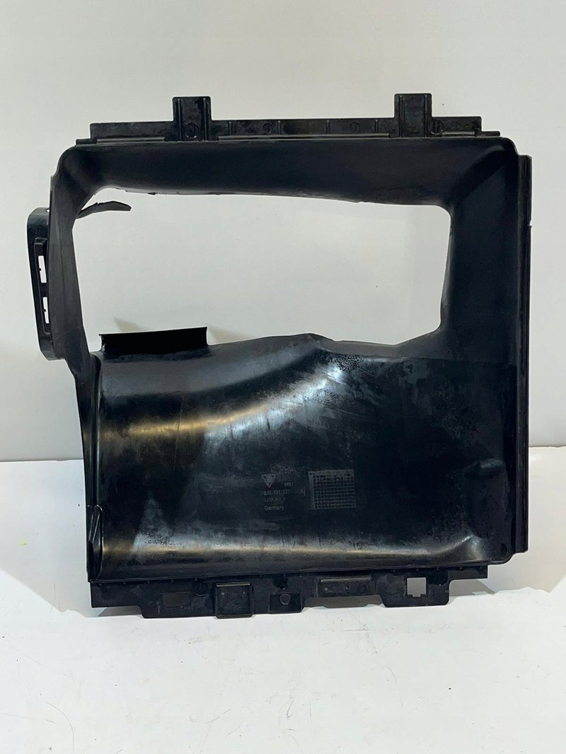 Porsche Taycan 9J1 Kierownica powietrza 9J1121333