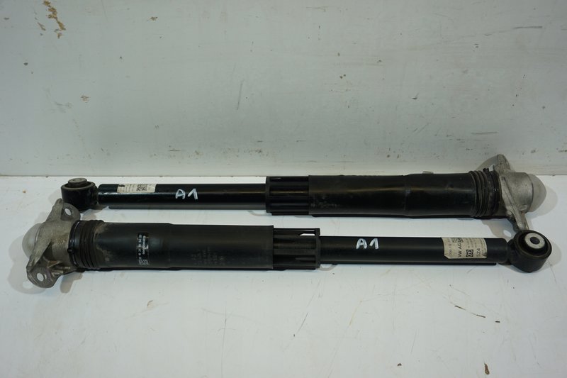 AUDI A1 82A AMORTYZATORY TYLNE TYŁ 2Q0512013CG