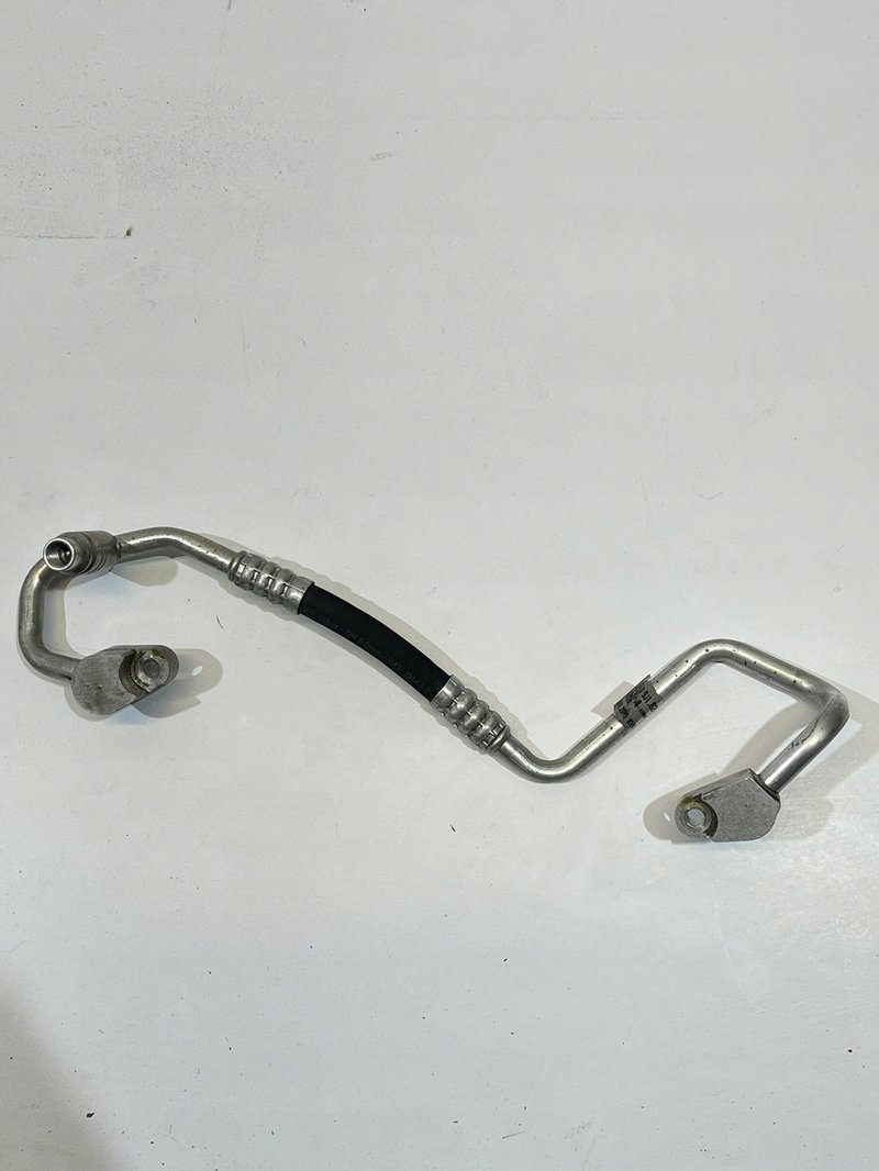 PRZEWÓD KLIMATYZACJI PORSCHE TAYCAN 9J1820033