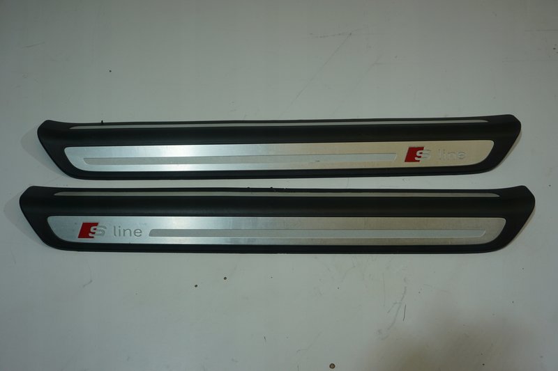 AUDI Q3 8U KOMPLET LISTEW PROGOWYCH 8U0853372B 8U0853376